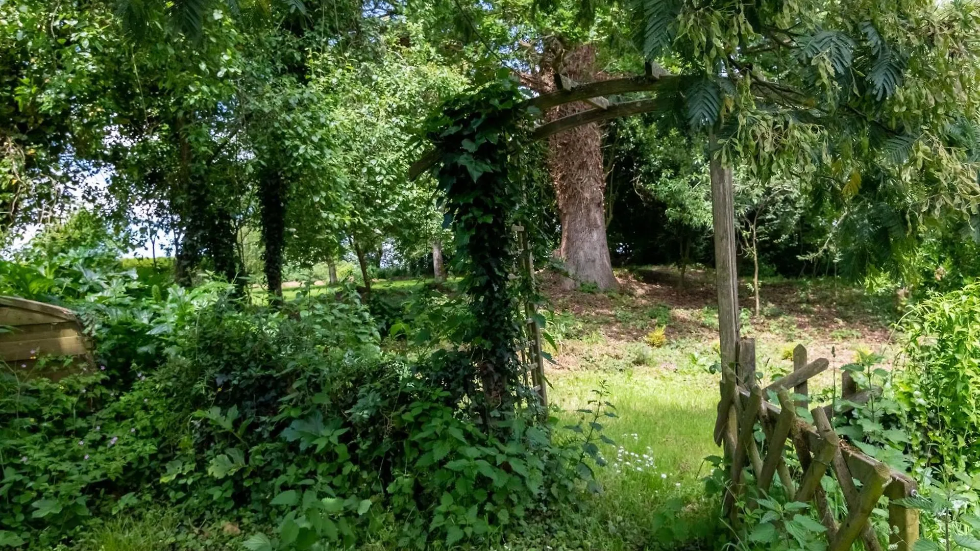 Bed & Breakfast Chambre D'Hote La Haye D'Armor, Western La Tiolais